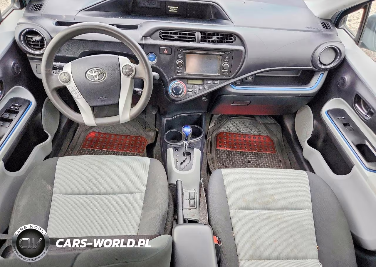 2013 Toyota Prius C Three VIN:JTDKDTB37D1035494 - 8
