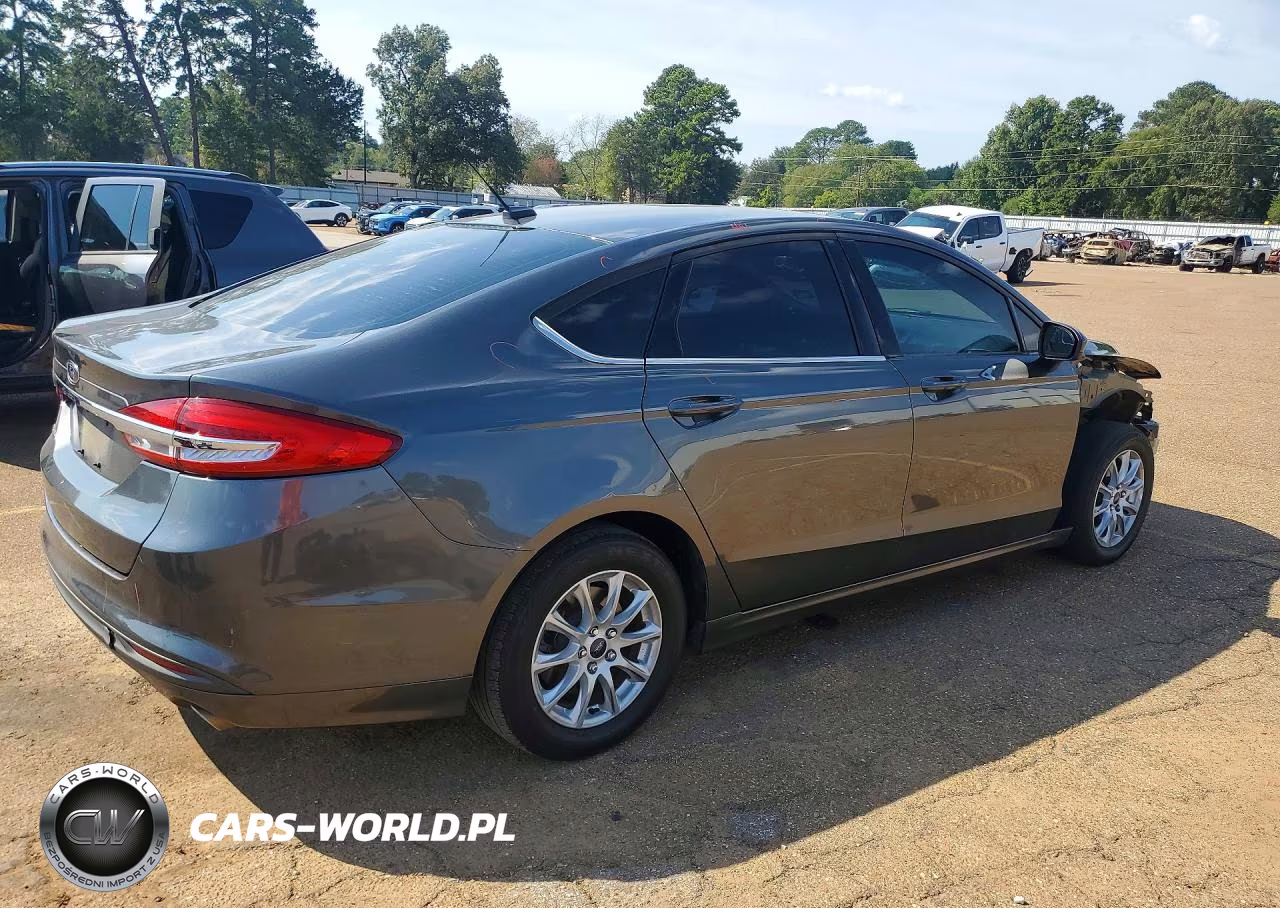 2017 Ford Fusion S VIN:3FA6P0G71HR274186 - 3
