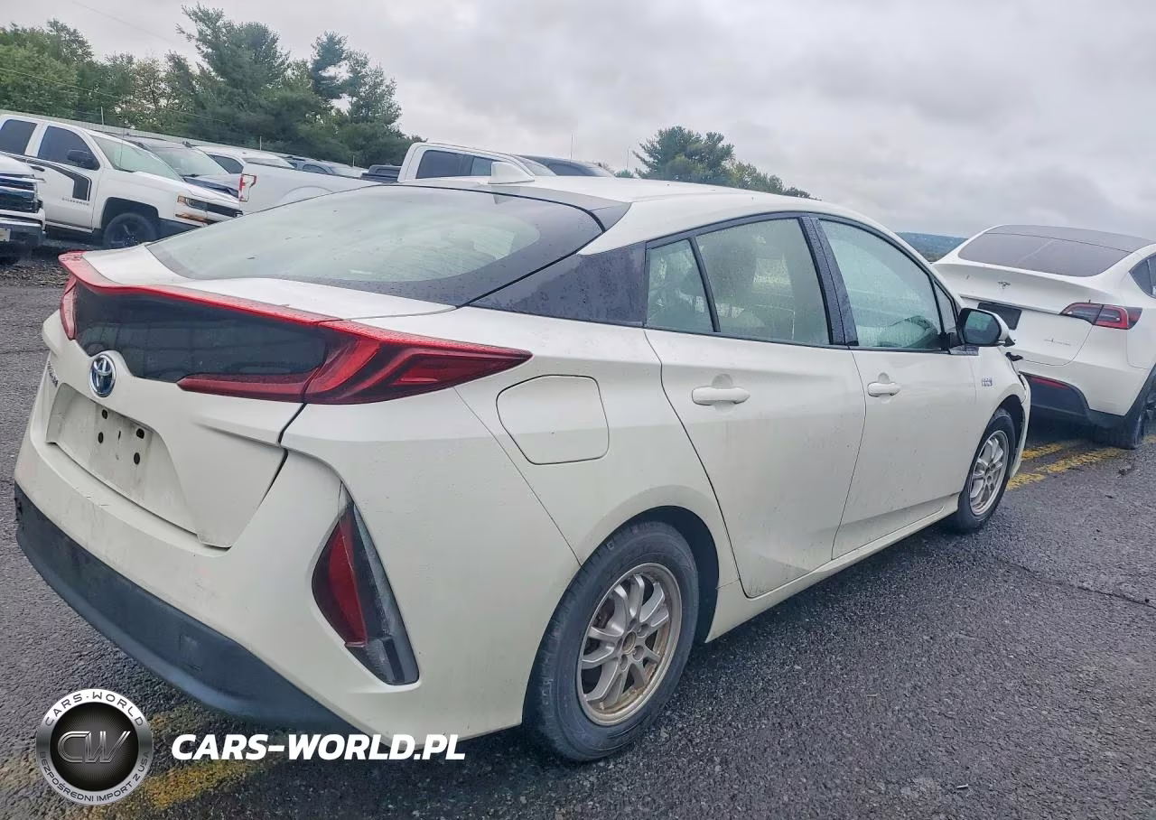 2018 Toyota Prius Prime Premium VIN:JTDKARFP9J3101990 - 3