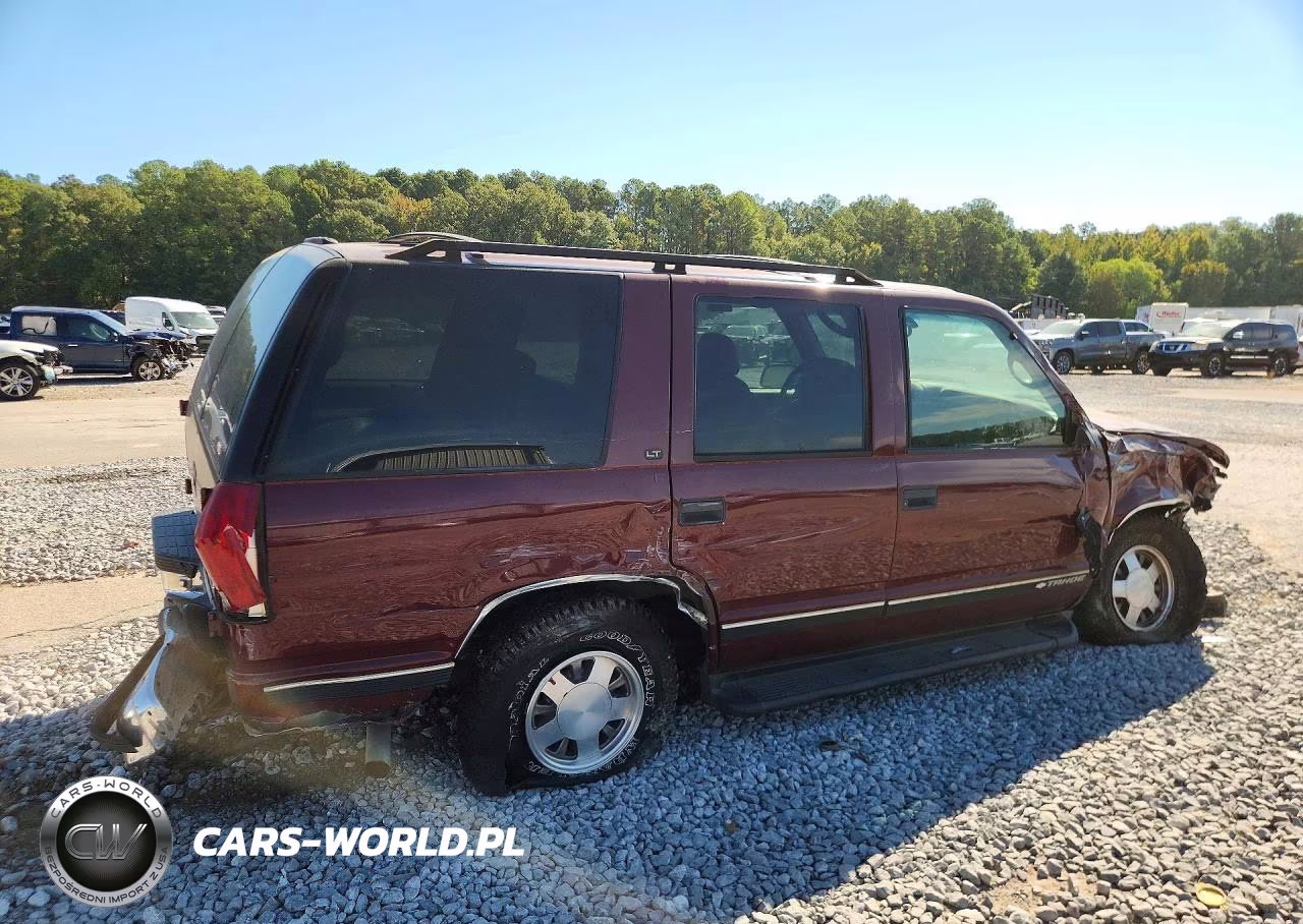 1999 Chevrolet Tahoe C1500 VIN:1GNEC13R3XJ525921 - 3