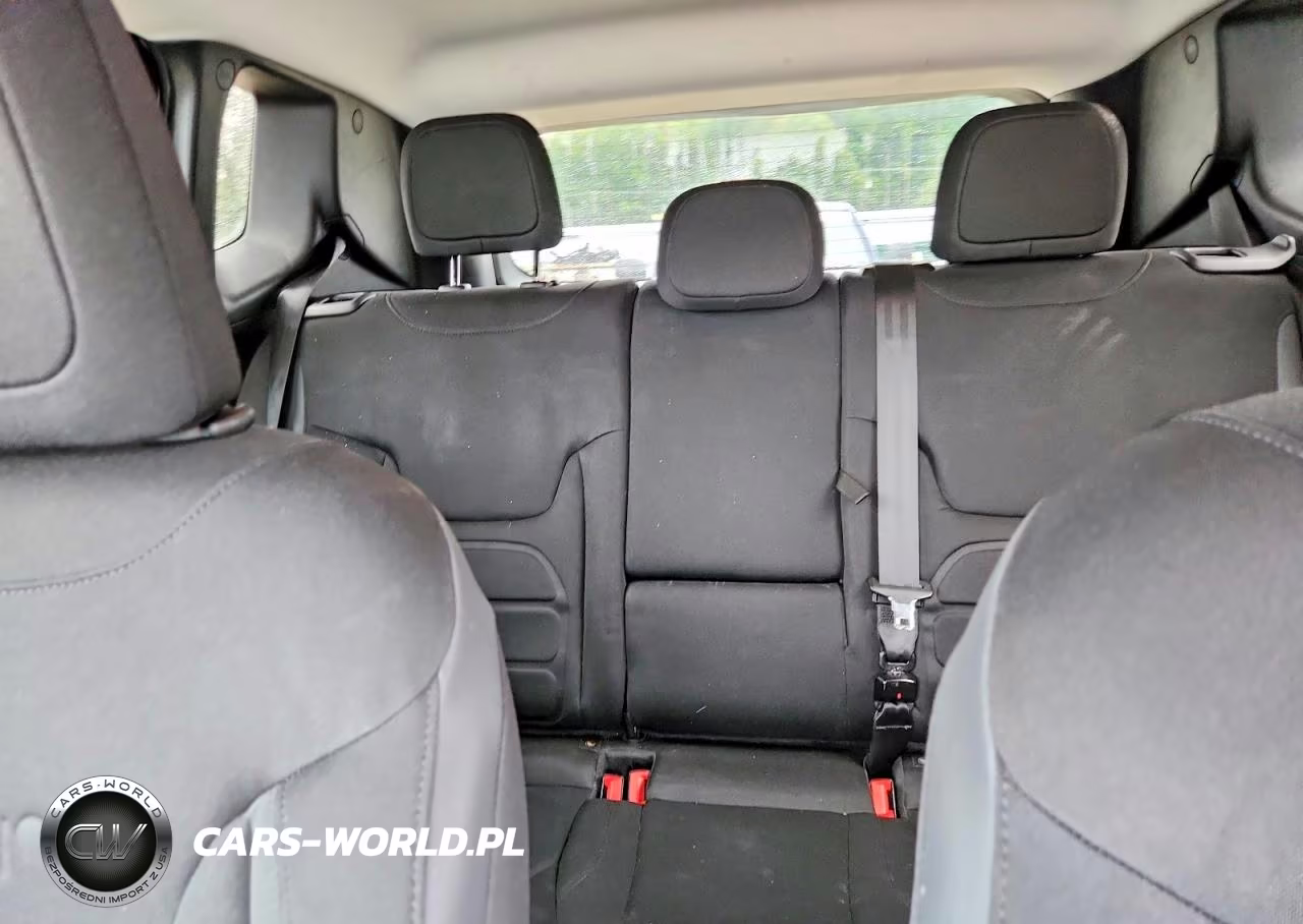 2017 Jeep Renegade Latitude VIN:ZACCJBBB4HPF68438 - 10