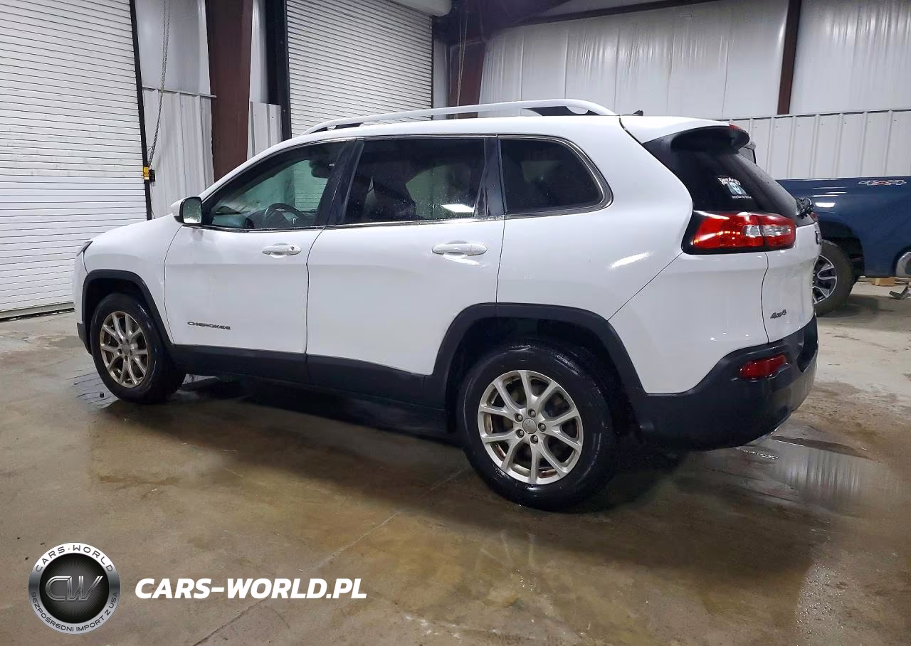 2015 Jeep Cherokee Latitude VIN:1C4PJMCS4FW725722 - 2