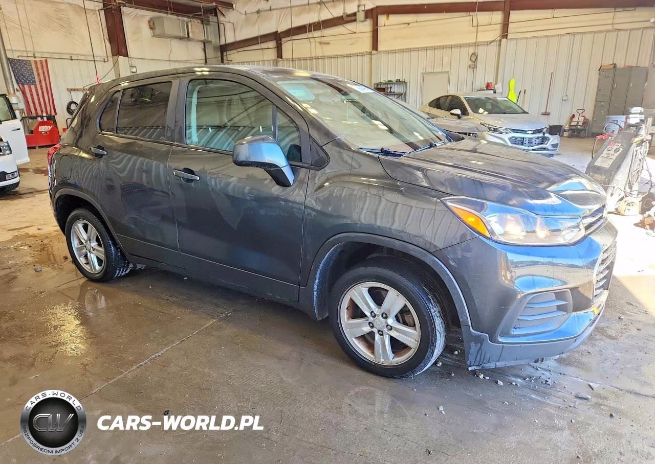 2019 Chevrolet Trax Ls VIN:3GNCJKSB3KL249653 - 4