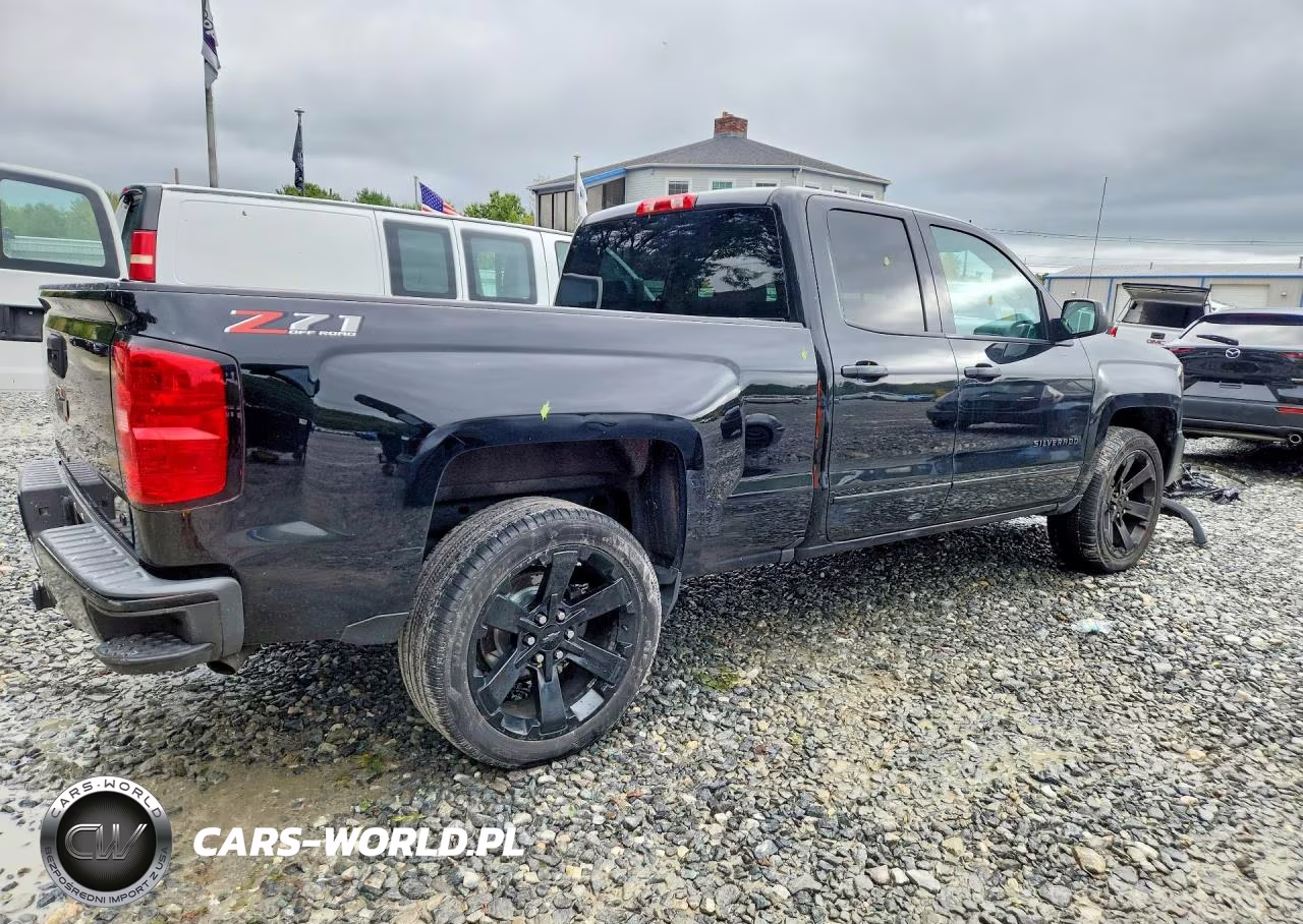 2018 Chevrolet Silverado K1500 Lt VIN:1GCVKREC3JZ254757 - 3