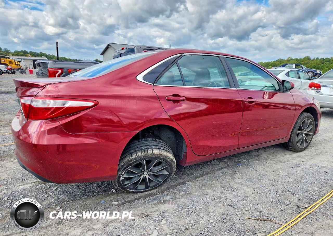 2017 Toyota Camry Xse VIN:4T1BF1FK0HU675806 - 3