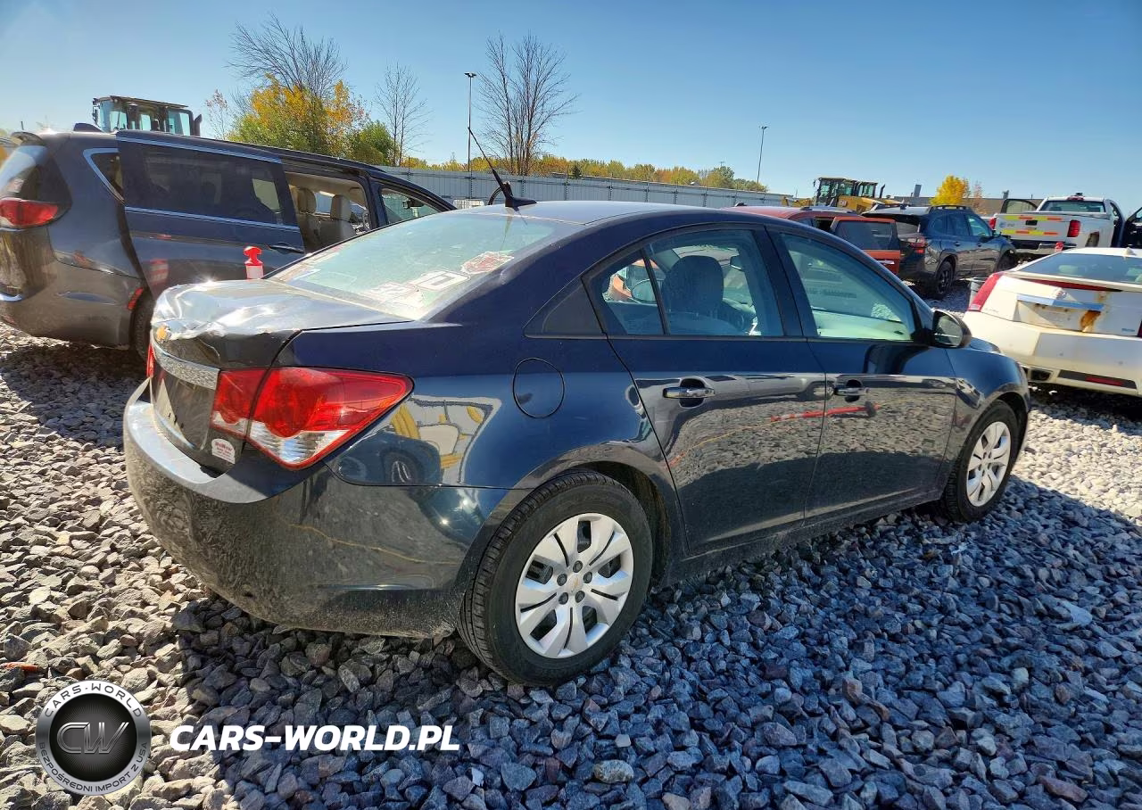 2014 Chevrolet Cruze Ls VIN:1G1PA5SH2E7109997 - 3