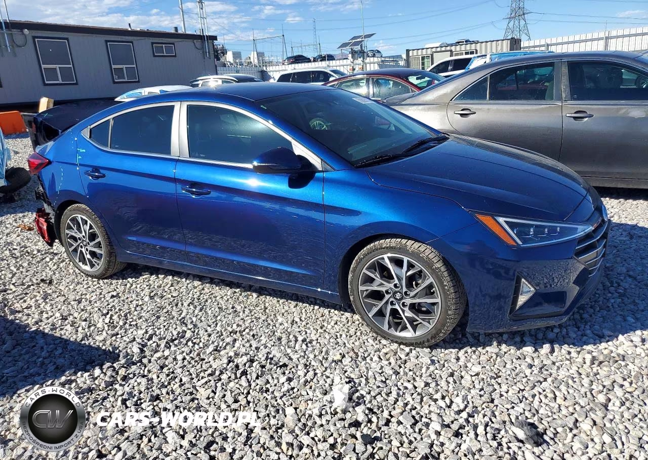 2020 Hyundai Elantra Limited VIN:5NPD84LFXLH585520 - 4