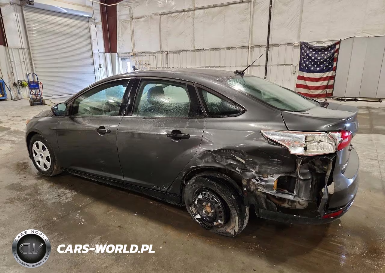 2017 Ford Focus S VIN:1FADP3E2XHL271009 - 2