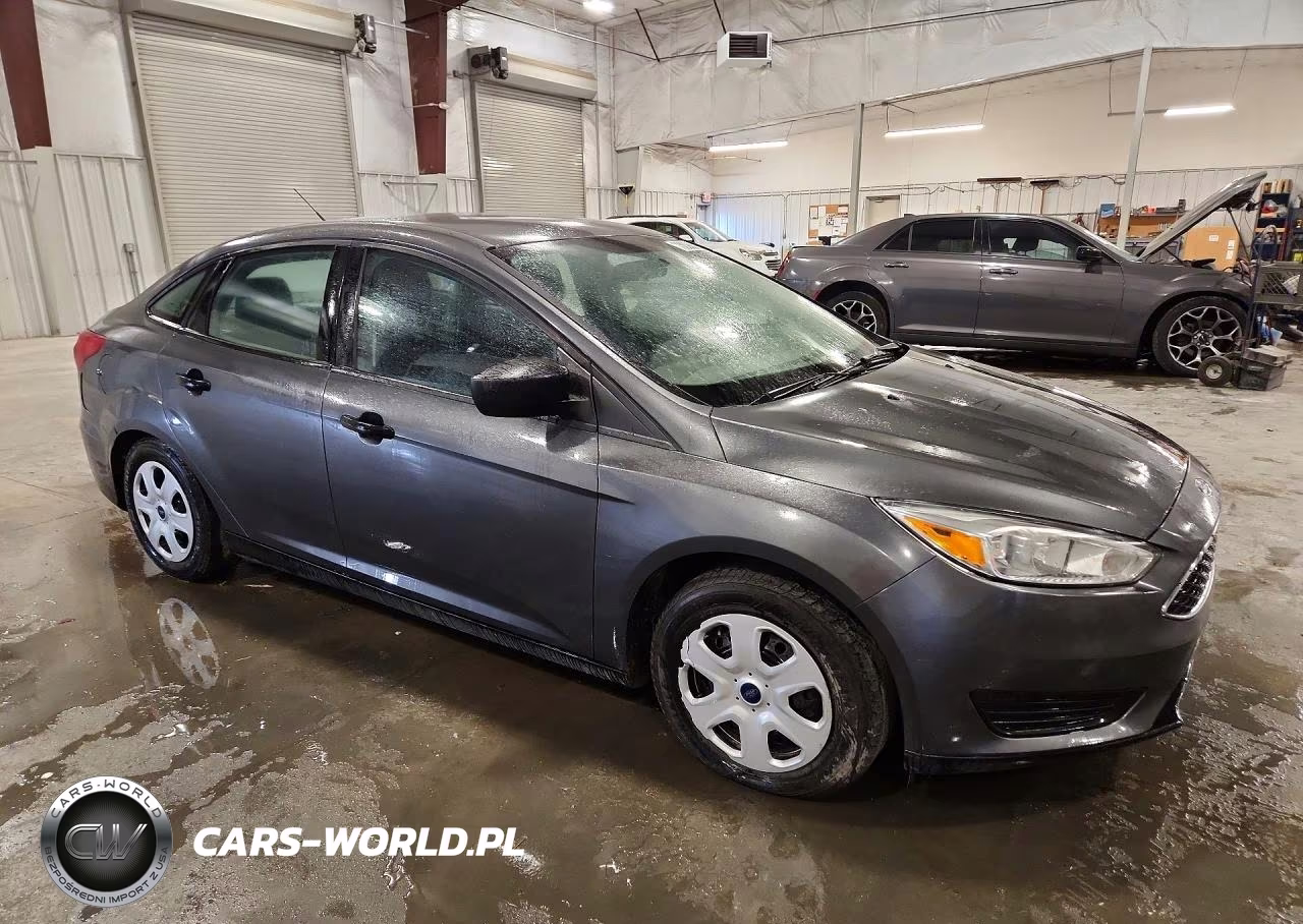 2017 Ford Focus S VIN:1FADP3E2XHL271009 - 4