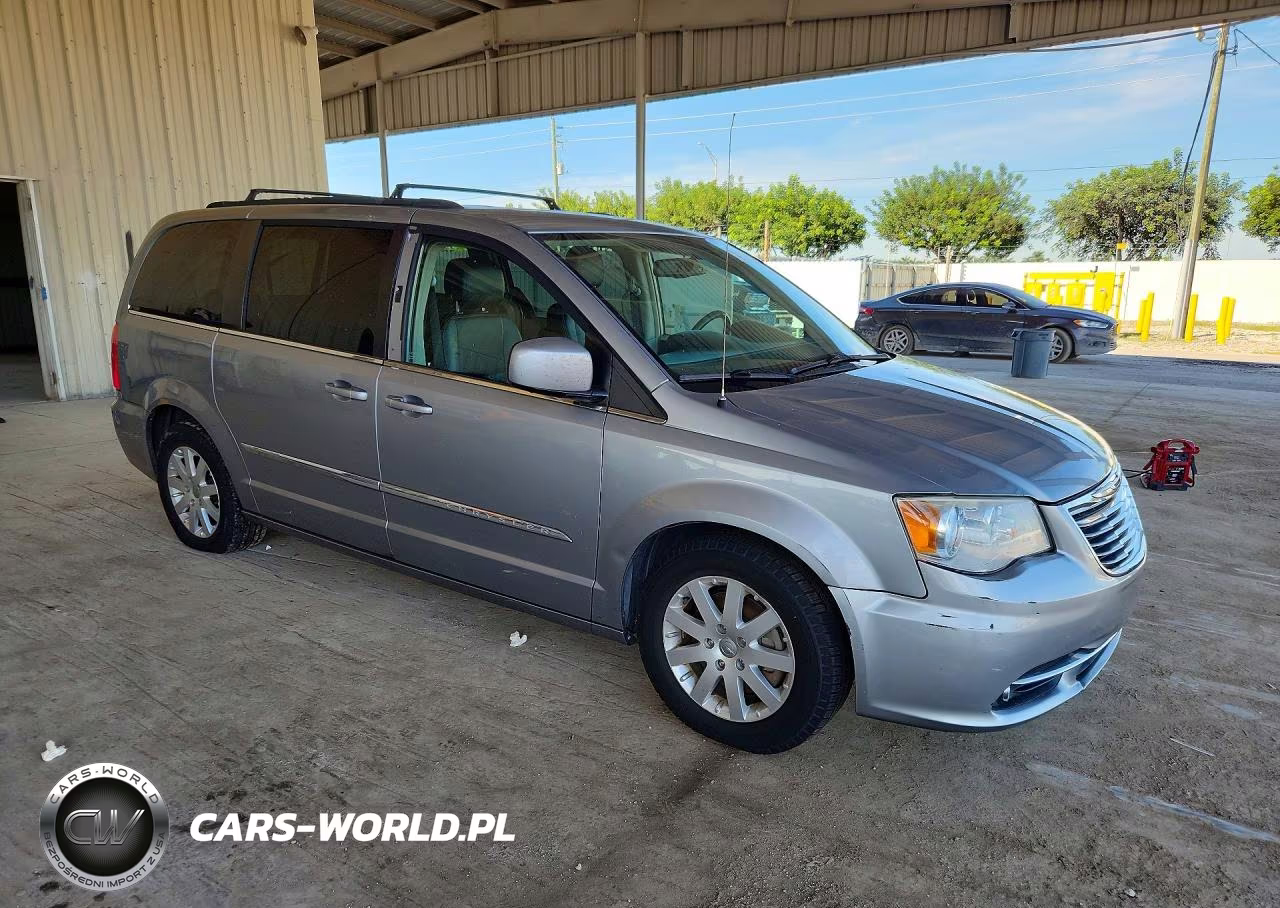 2016 Chrysler Town & Country Touring VIN:2C4RC1BGXGR231485 - 4