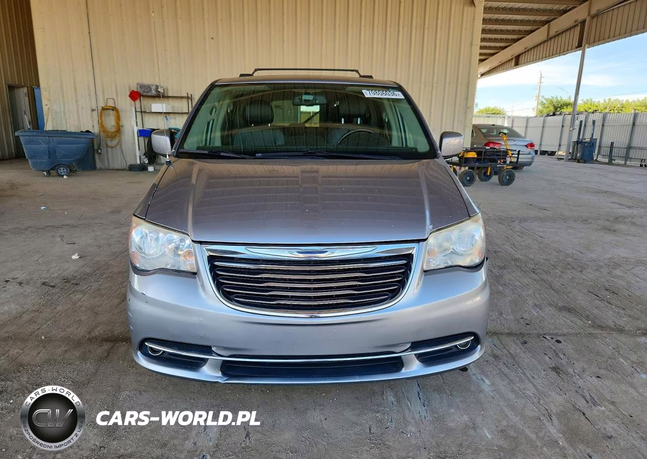 2016 Chrysler Town & Country Touring VIN:2C4RC1BGXGR231485 - 5