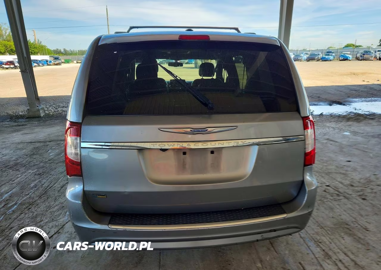 2016 Chrysler Town & Country Touring VIN:2C4RC1BGXGR231485 - 6