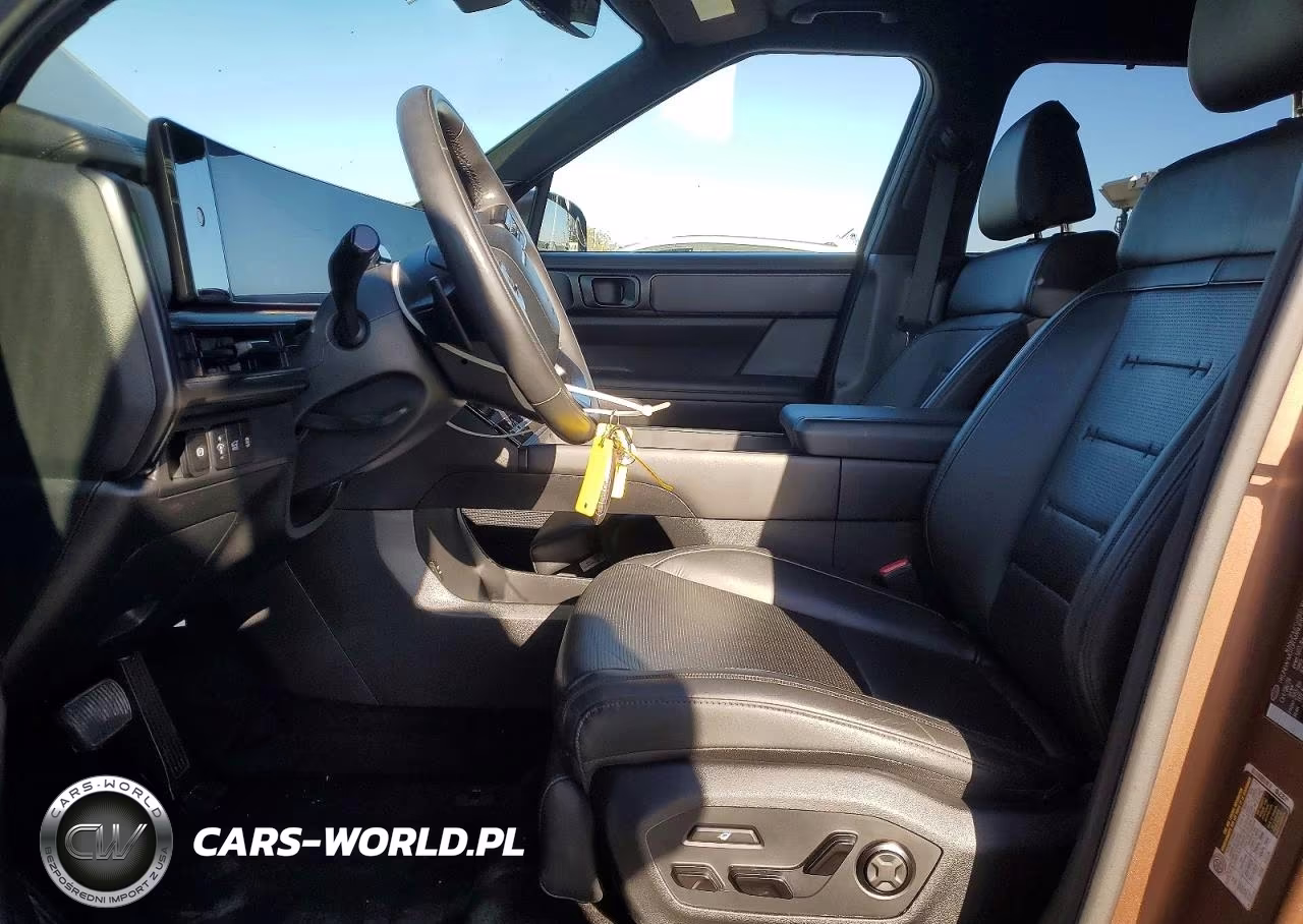 2025 Hyundai Santa Fe Calligraphy VIN:5NMP54G16SH027101 - 7