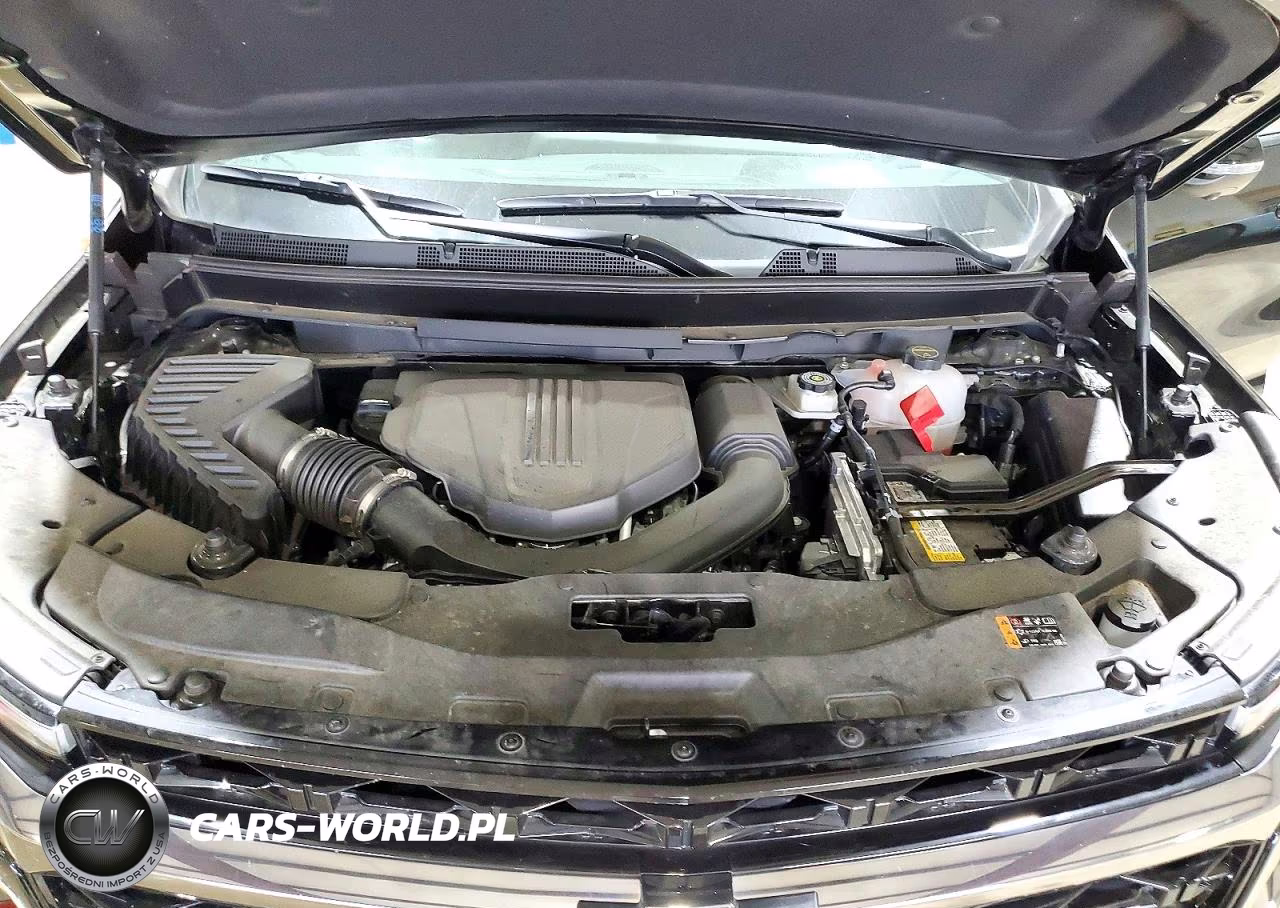2025 Chevrolet Traverse Z71 VIN:1GNEVJRS4SJ135665 - 12