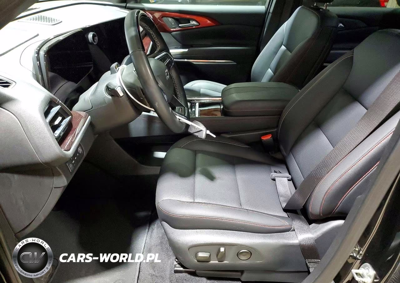 2025 Chevrolet Traverse Z71 VIN:1GNEVJRS4SJ135665 - 7