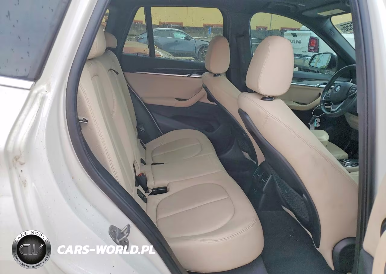 2018 BMW X1 Sdrive28I VIN:WBXHU7C31J5L09537 - 11