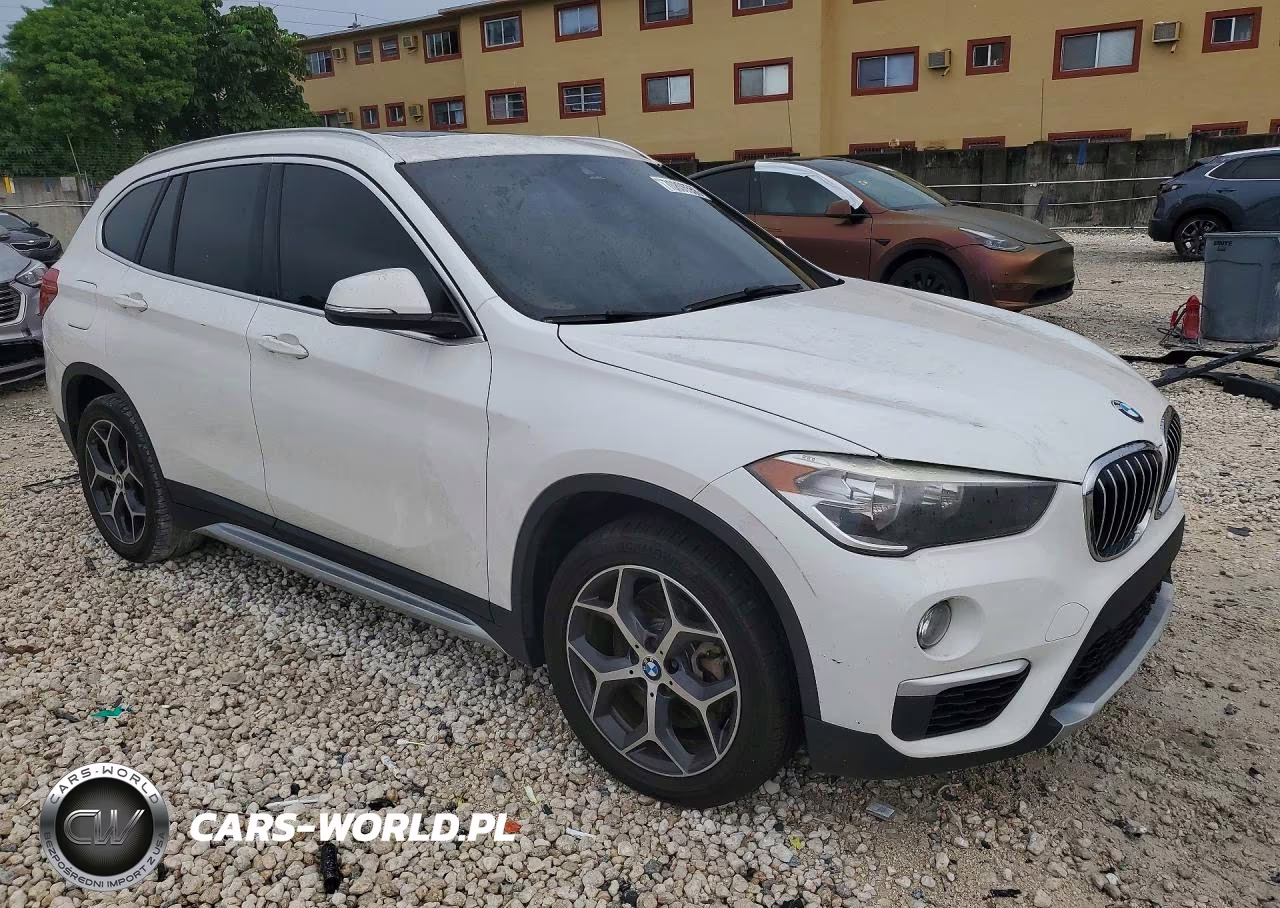 2018 BMW X1 Sdrive28I VIN:WBXHU7C31J5L09537 - 4