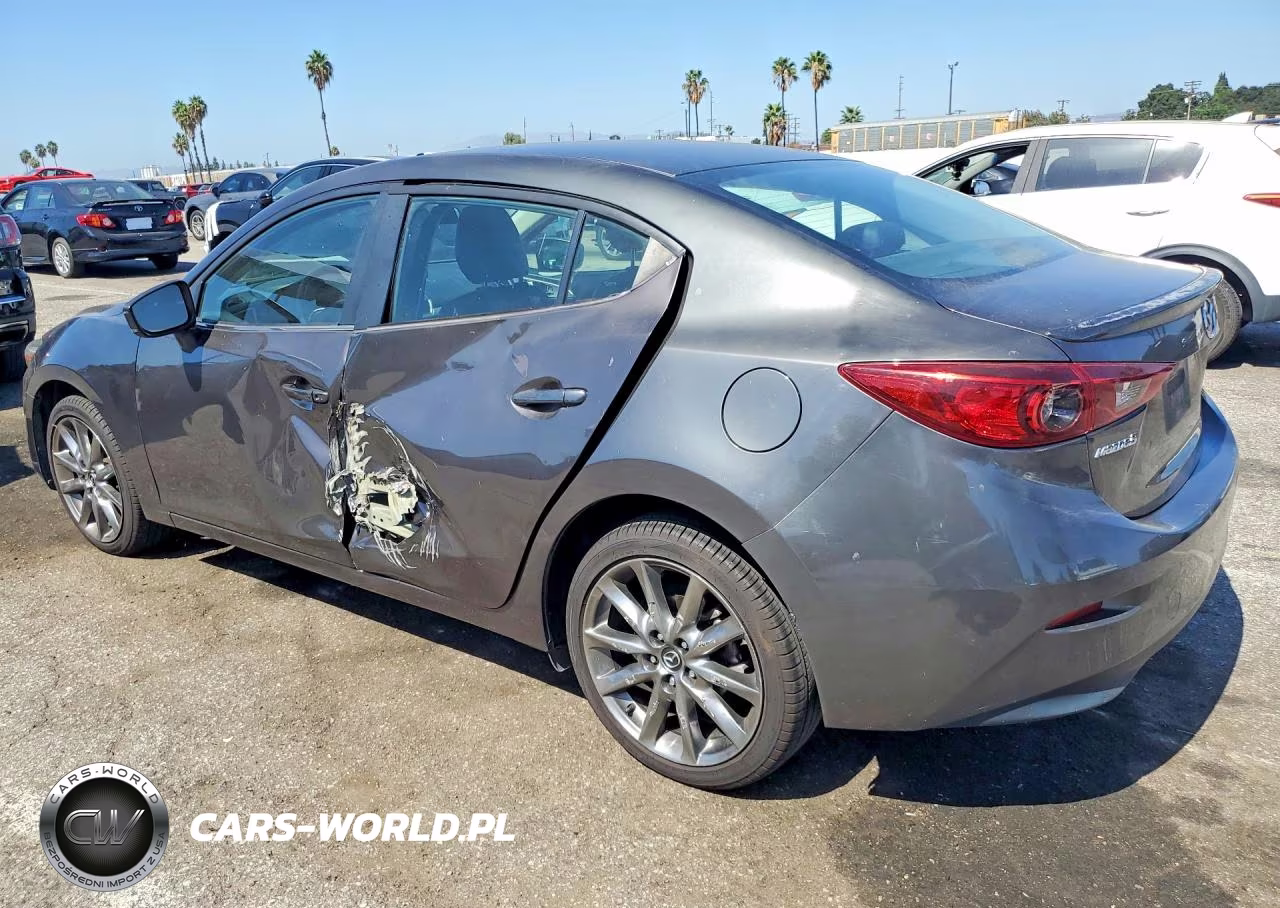 2018 Mazda 3 Touring VIN:3MZBN1V31JM204899 - 2