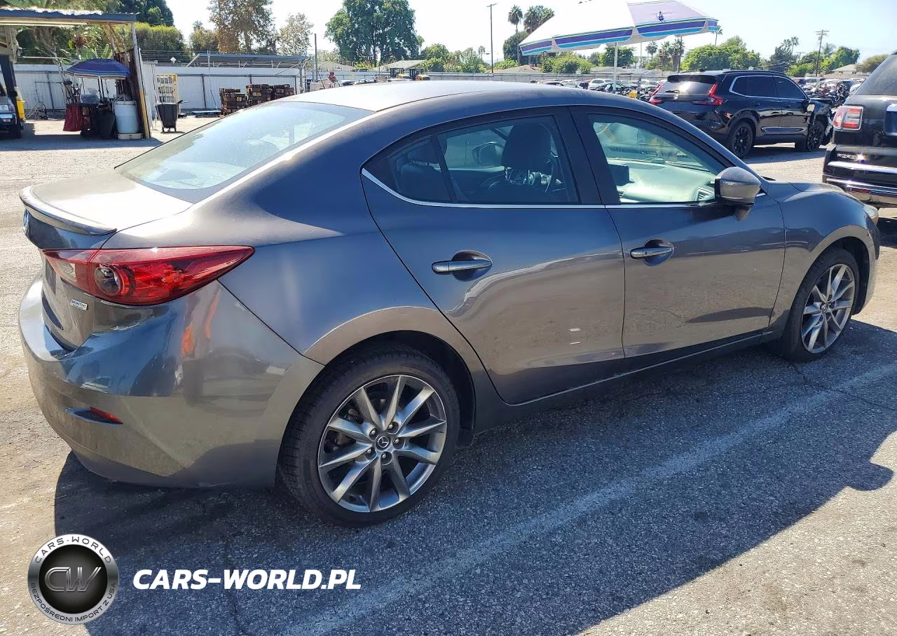 2018 Mazda 3 Touring VIN:3MZBN1V31JM204899 - 3