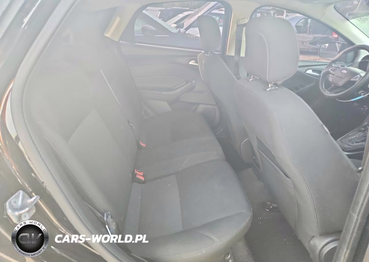 2018 Ford Focus Se VIN:1FADP3K28JL294878 - 10