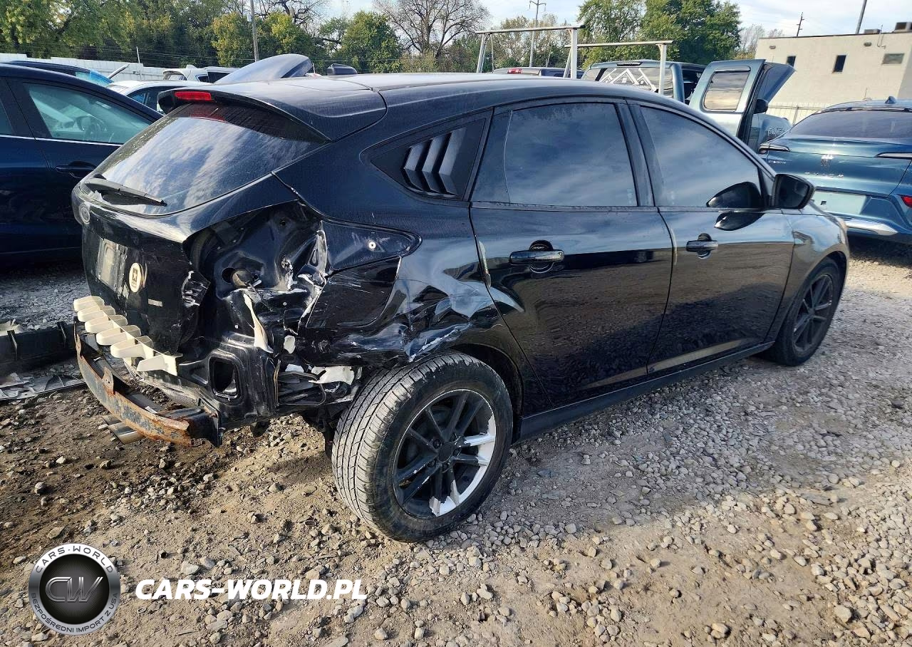 2018 Ford Focus Se VIN:1FADP3K28JL294878 - 3
