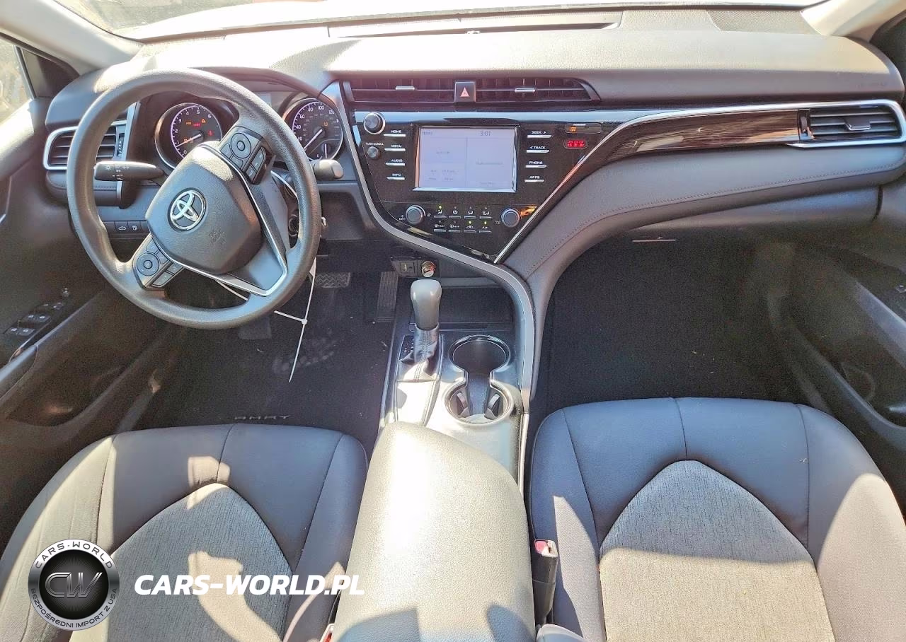 2018 Toyota Camry Le VIN:4T1B11HK6JU645808 - 8