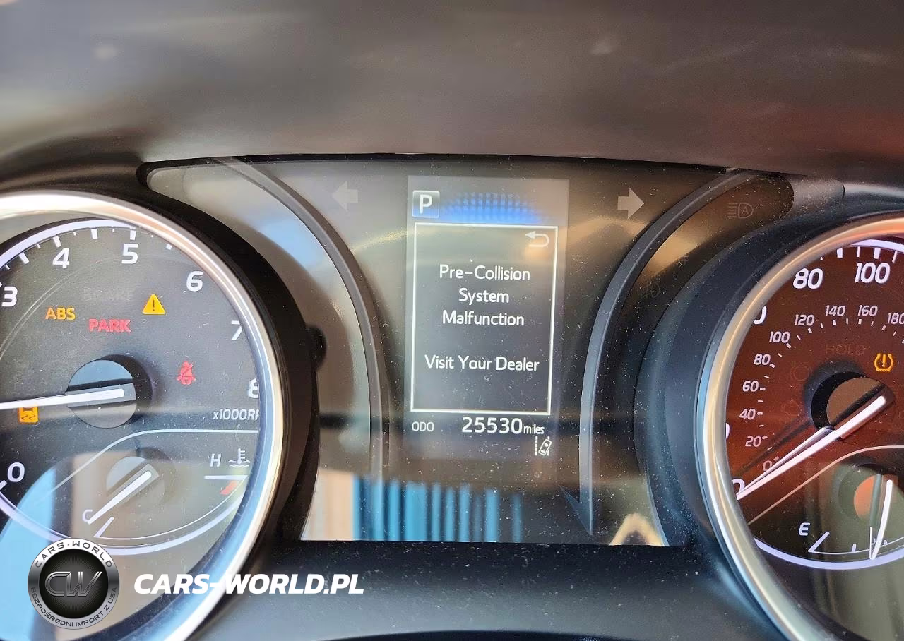 2018 Toyota Camry Le VIN:4T1B11HK6JU645808 - 9