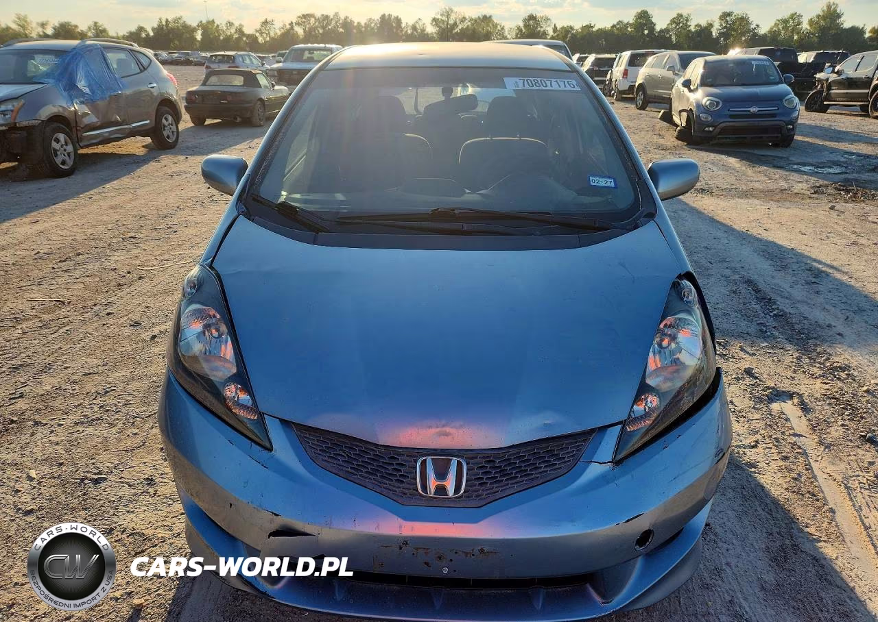 2011 Honda Fit Sport VIN:JHMGE8H55BC024499 - 5