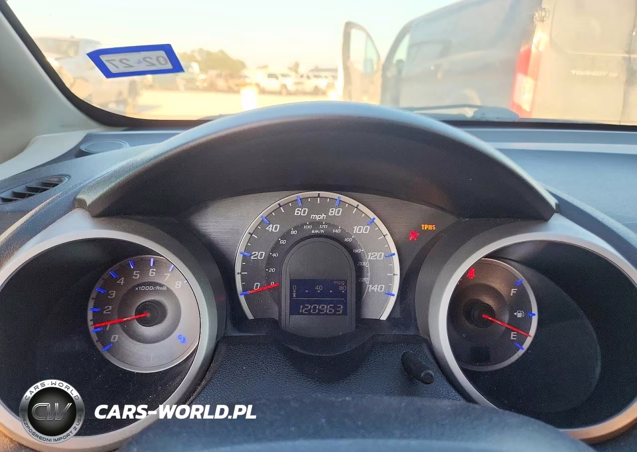 2011 Honda Fit Sport VIN:JHMGE8H55BC024499 - 9