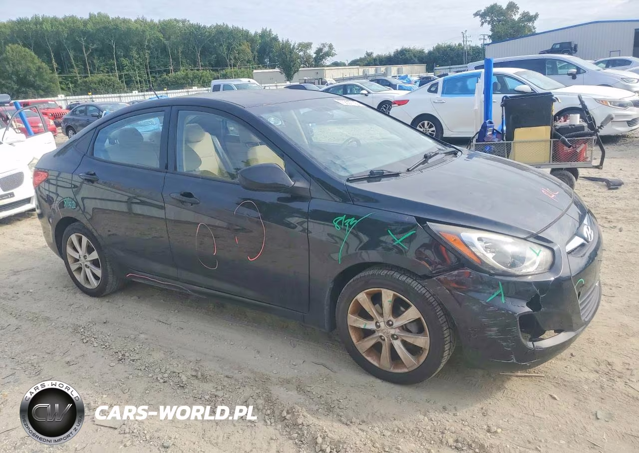 2013 Hyundai Accent Gls VIN:KMHCU4AE1DU382326 - 4