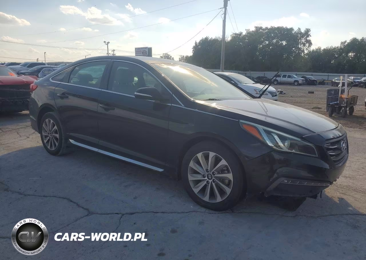 2015 Hyundai Sonata Sport VIN:5NPE34AF2FH032855 - 4