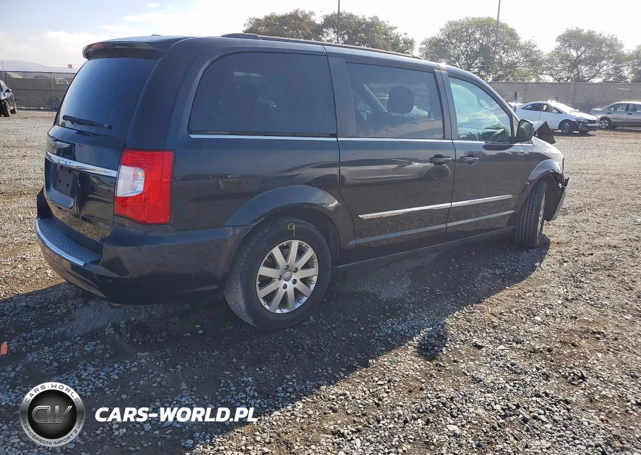 2015 Chrysler Town & Country Touring VIN:2C4RC1BGXFR636731 - 3