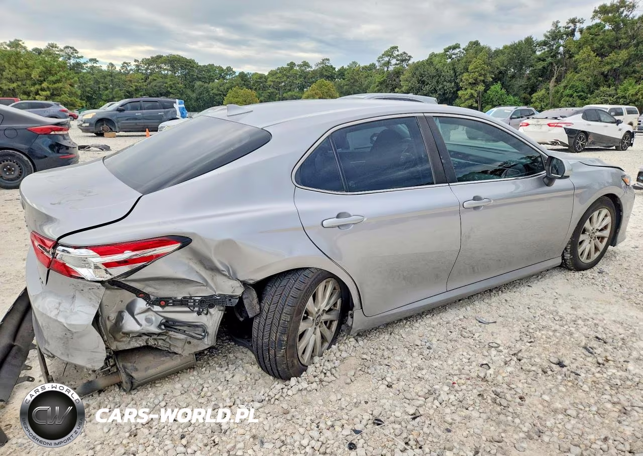 2019 Toyota Camry Le VIN:4T1B11HK1KU176080 - 3