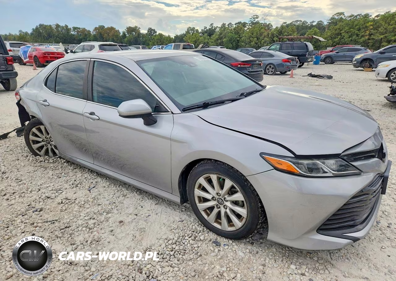 2019 Toyota Camry Le VIN:4T1B11HK1KU176080 - 4