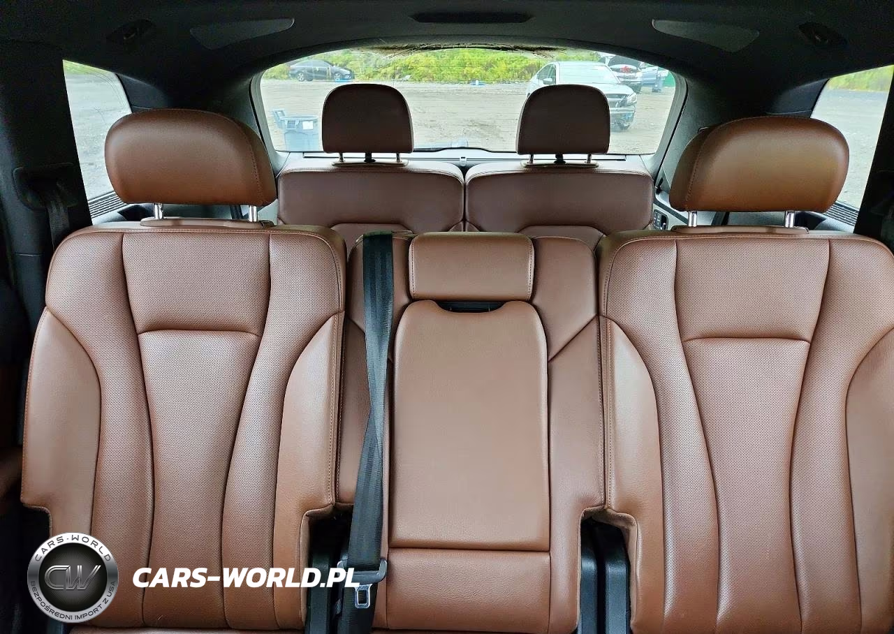 2018 Audi Q7 Prestige VIN:WA1VAAF74JD010290 - 10