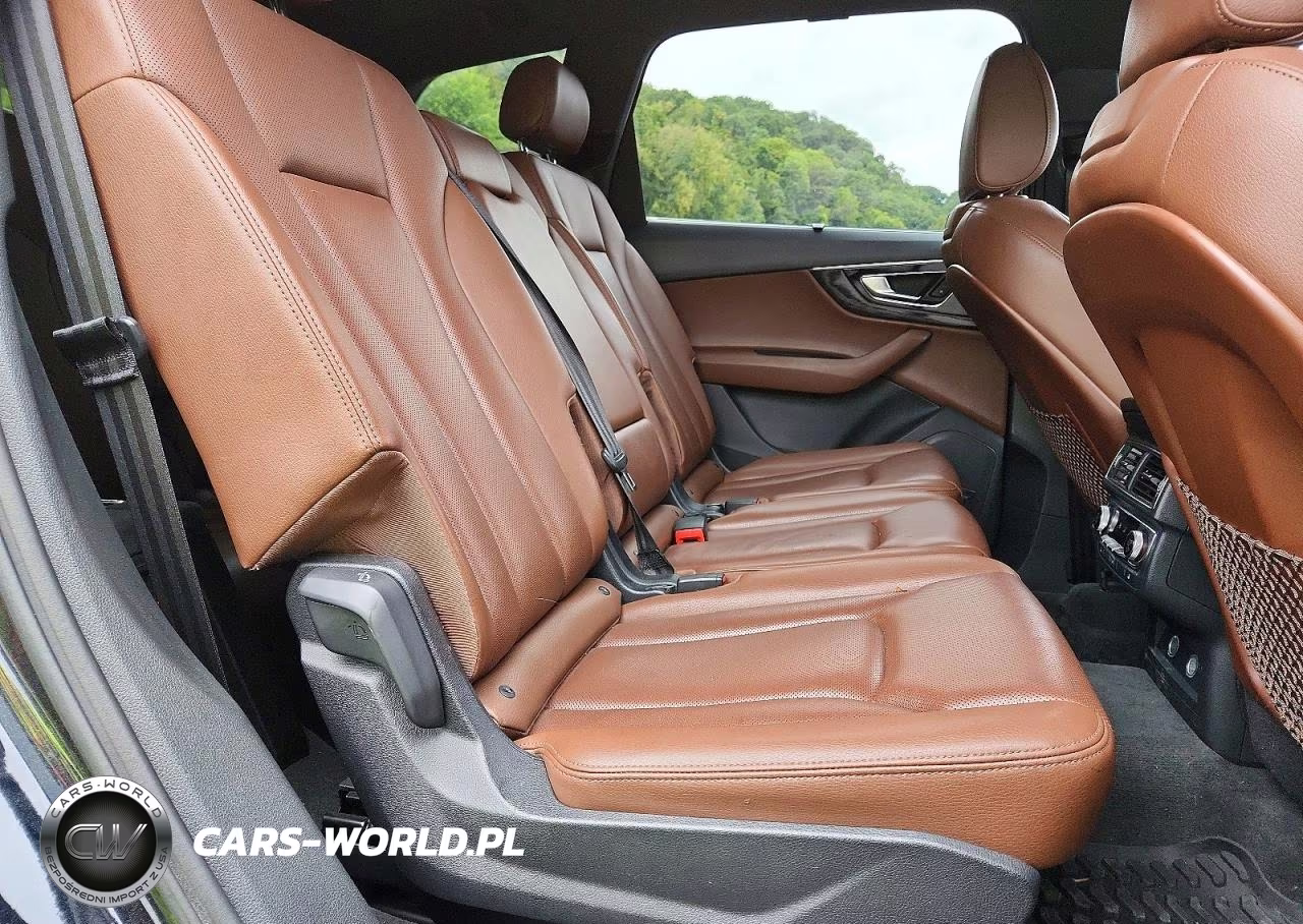 2018 Audi Q7 Prestige VIN:WA1VAAF74JD010290 - 11