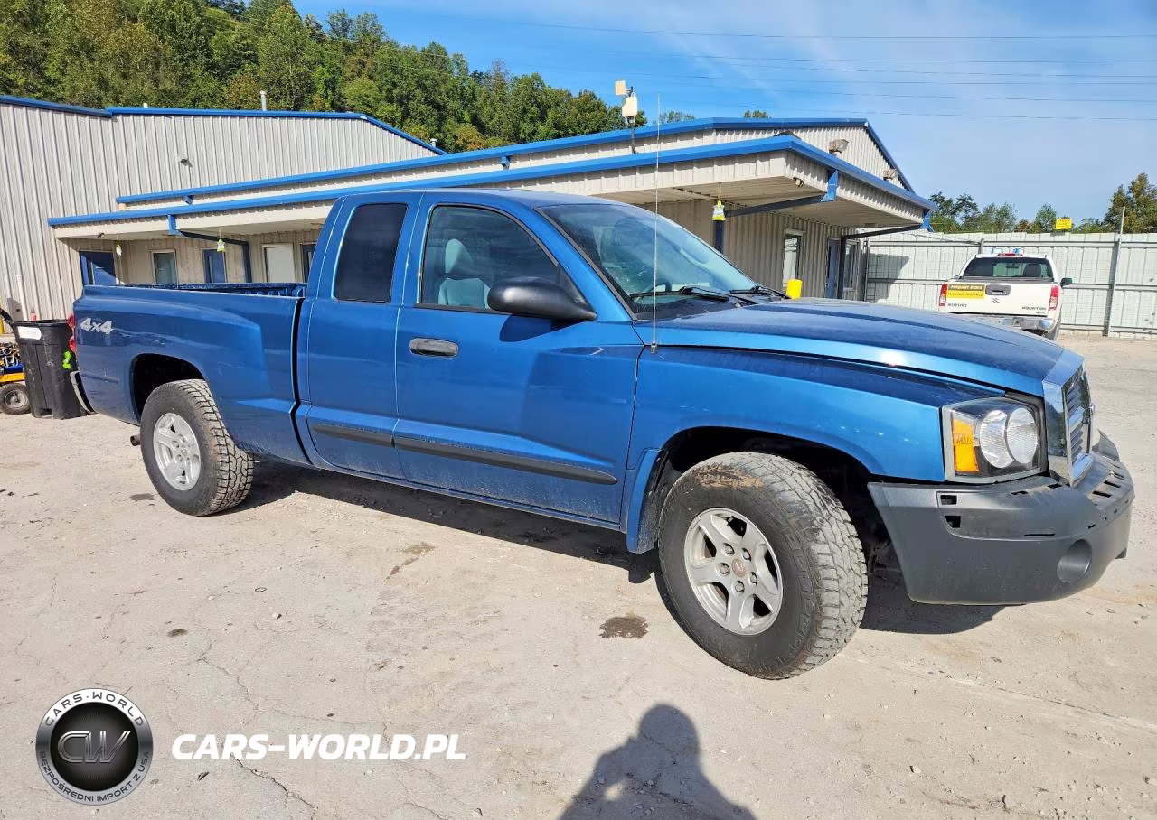 2005 Dodge Dakota Slt VIN:1D7HW42K85S167652 - 4