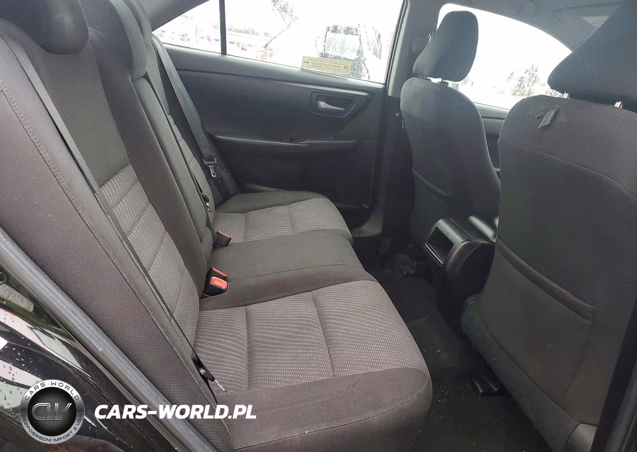 2016 Toyota Camry Hybrid Le VIN:4T1BD1FK4GU200633 - 10