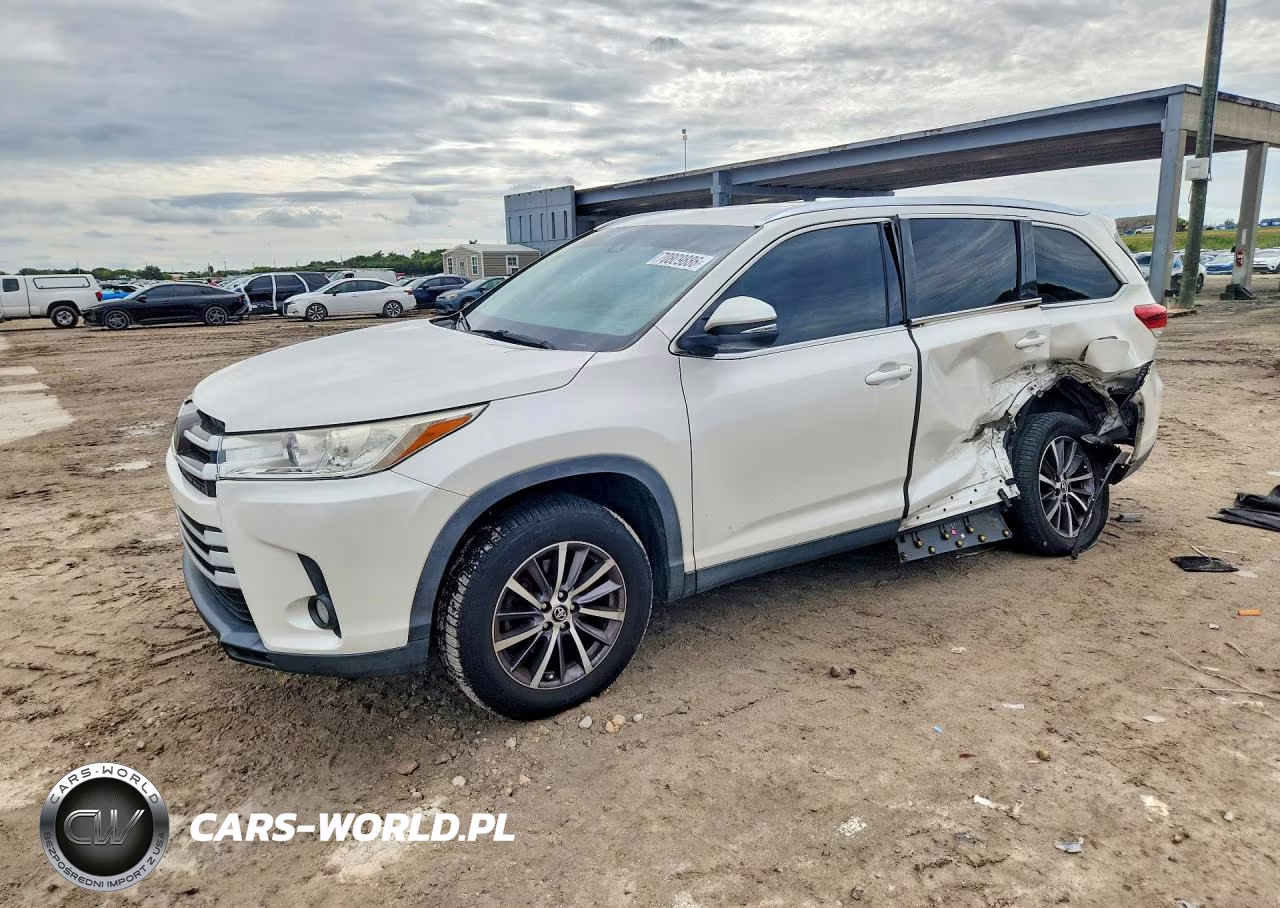 2019 Toyota Highlander Xle VIN:5TDKZRFH8KS554984 - 1