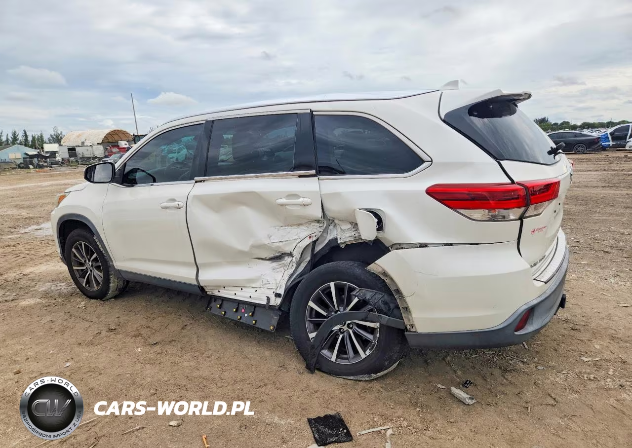 2019 Toyota Highlander Xle VIN:5TDKZRFH8KS554984 - 2