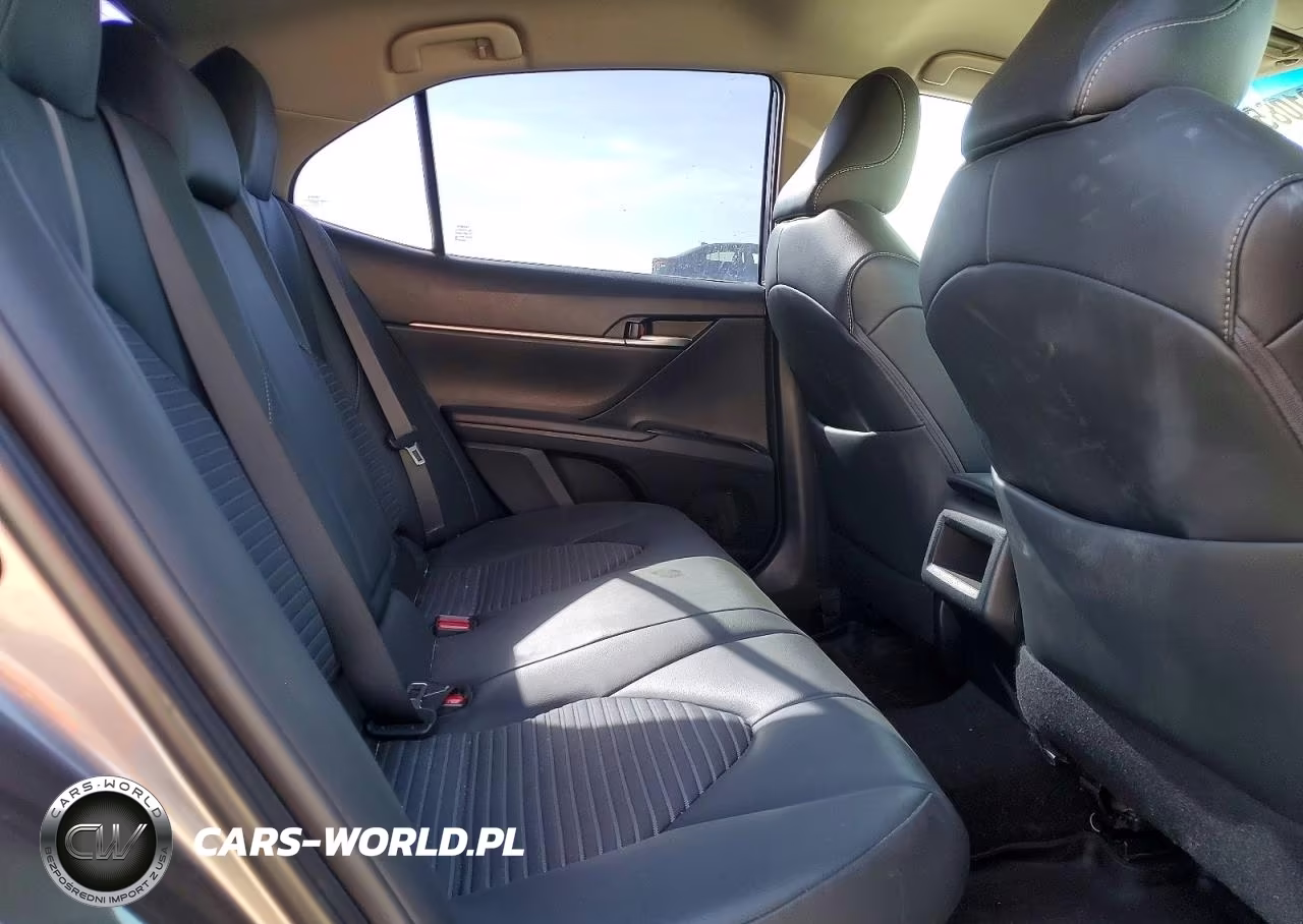 2018 Toyota Camry Hybrid Se VIN:4T1B21HK1JU510216 - 10