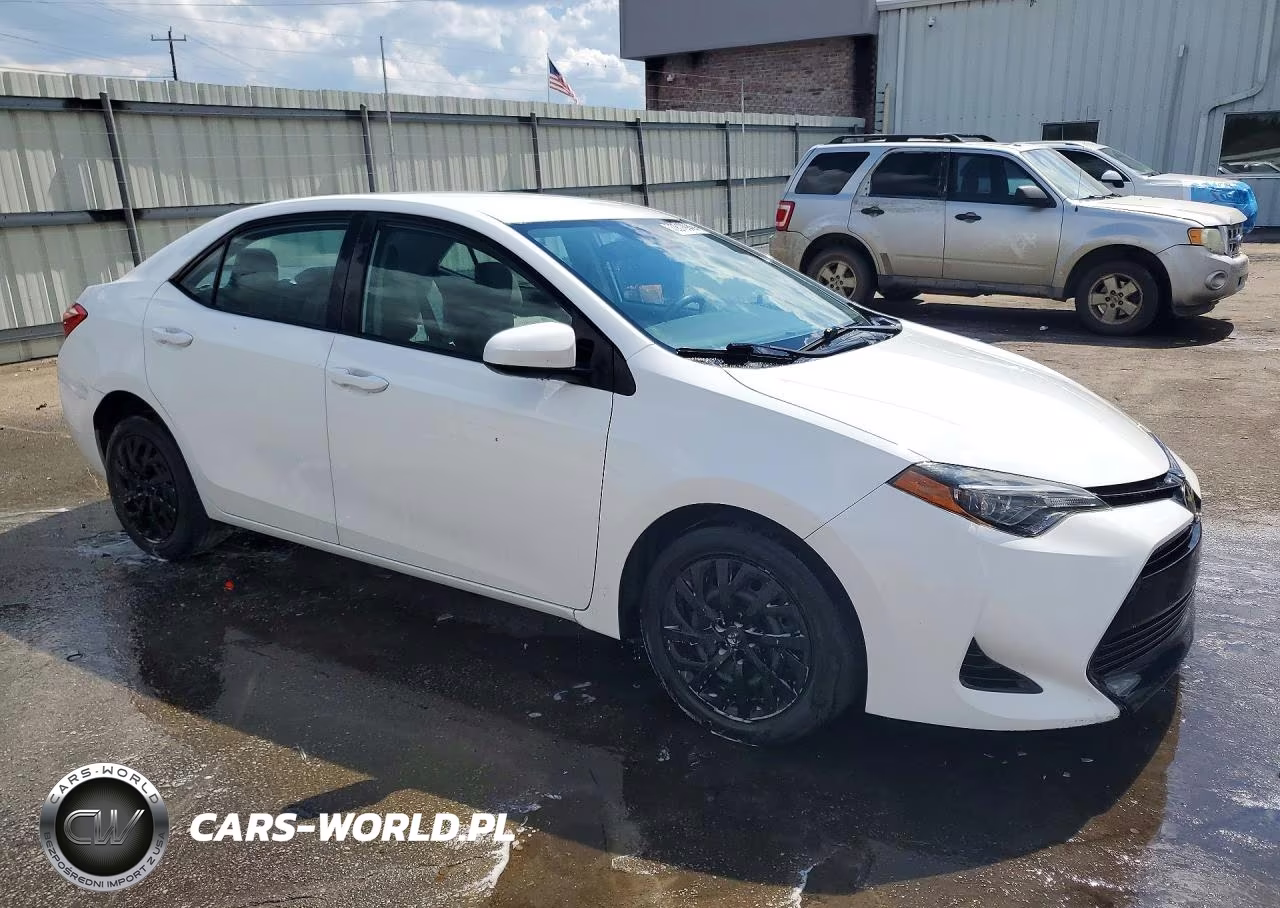 2017 Toyota Corolla Le VIN:2T1BURHE7HC866636 - 4
