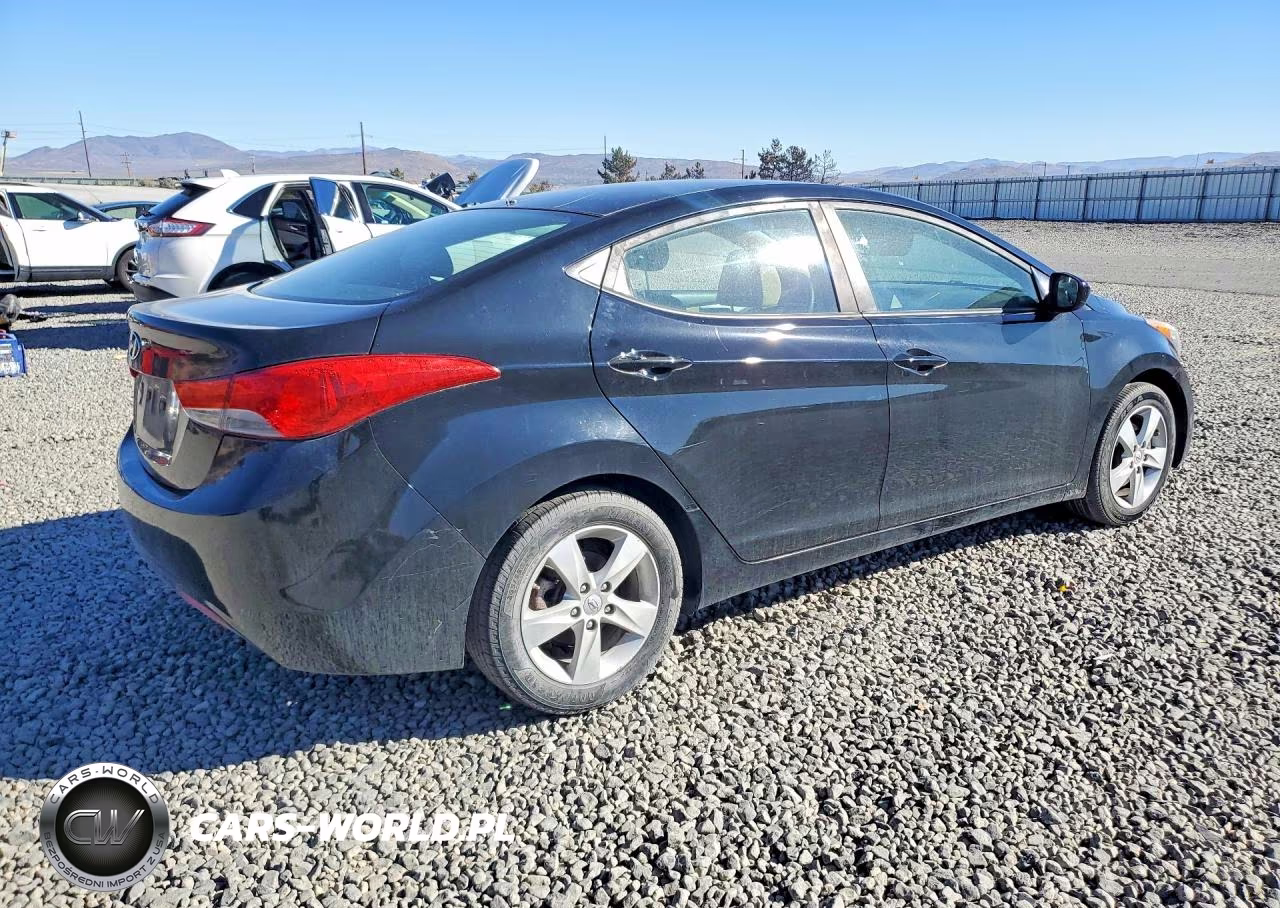 2013 Hyundai Elantra Gls VIN:KMHDH4AE5DU595045 - 3