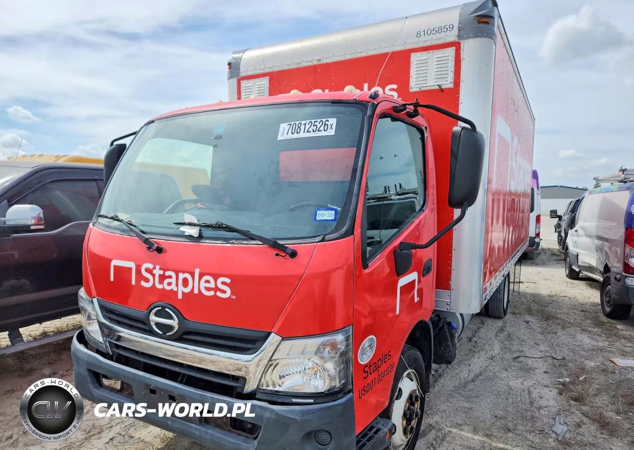 2017 Hino 195