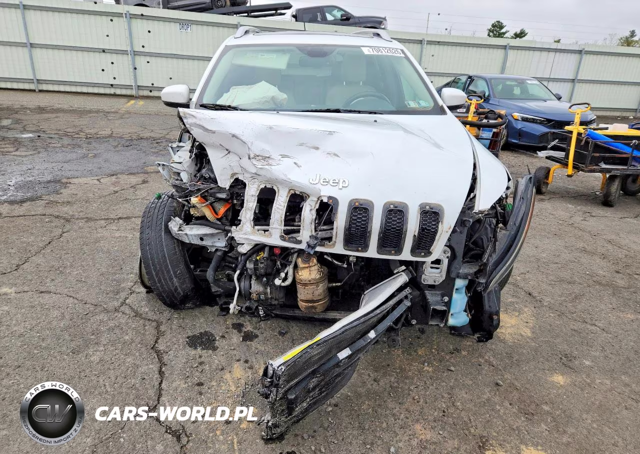 2015 Jeep Cherokee Limited VIN:1C4PJMDSXFW774082 - 5