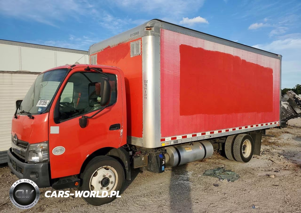 2018 Hino 195 Box Truck