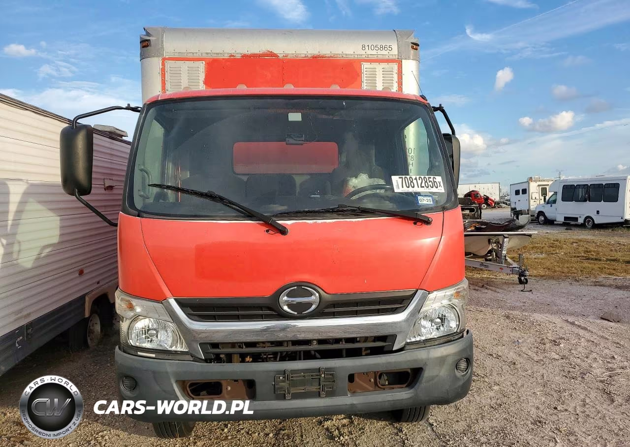 2018 Hino 195 Box Truck VIN:JHHSDM2H1JK006240 - 5