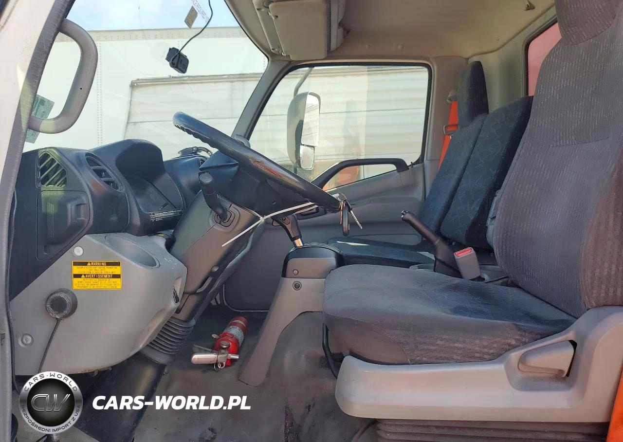 2018 Hino 195 Box Truck VIN:JHHSDM2H1JK006240 - 7