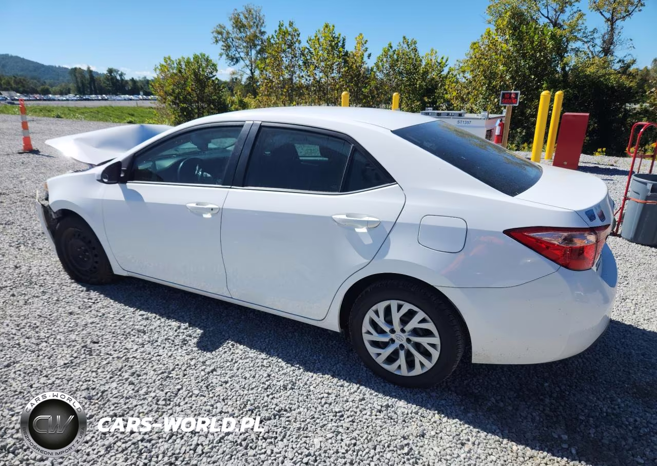 2017 Toyota Corolla Le VIN:2T1BURHE9HC767803 - 2