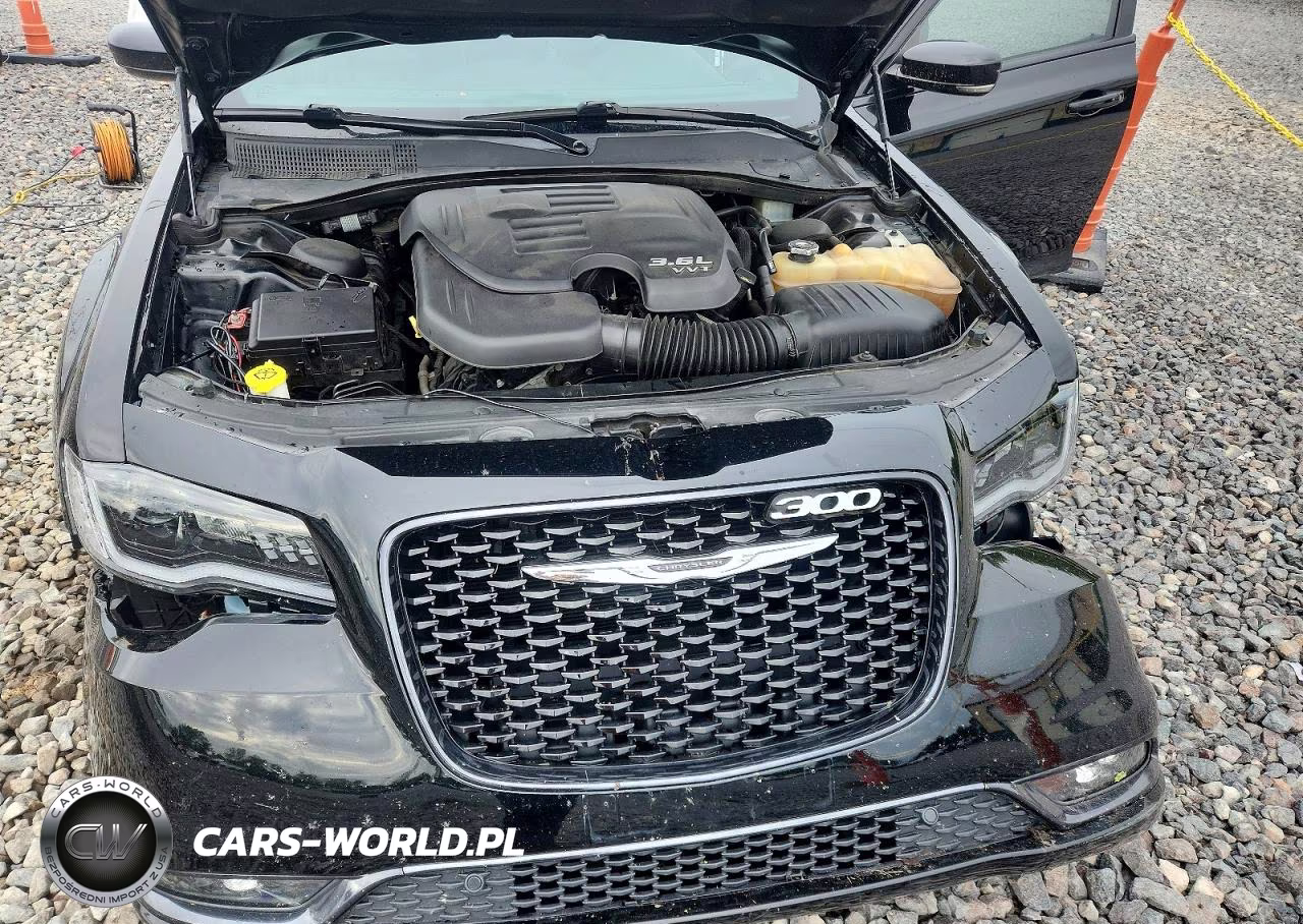 2017 Chrysler 300 S VIN:2C3CCAGG2HH651221 - 11